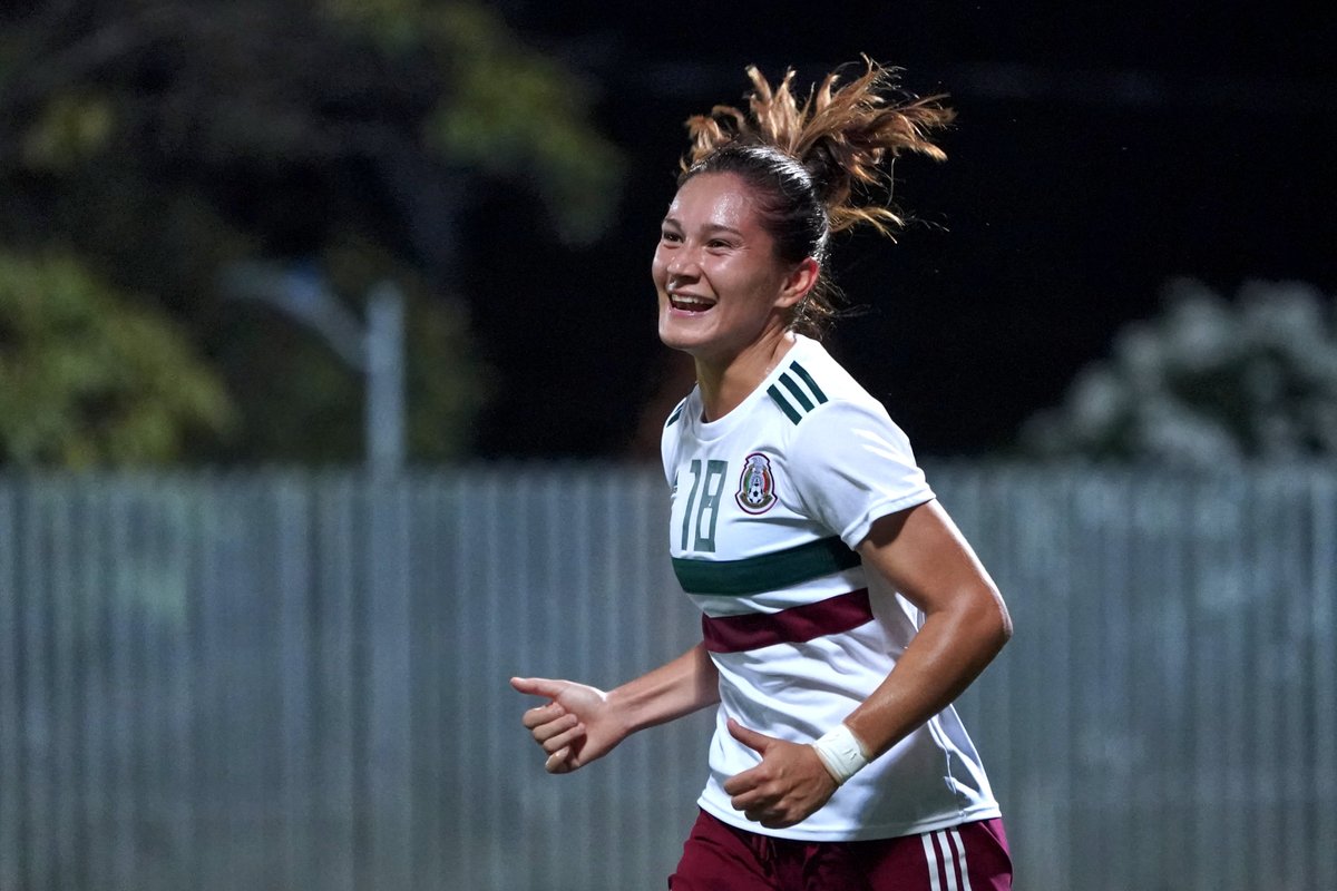 Jugadora de México en festejo (miseleccion)