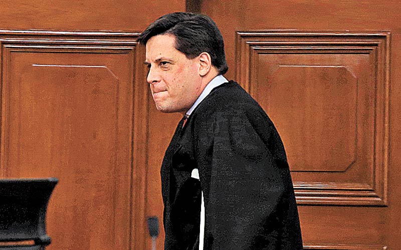 El ministro Alfredo Gutiérrez Ortiz Mena estudia el expediente. (Foto: Juan Carlos Bautista)