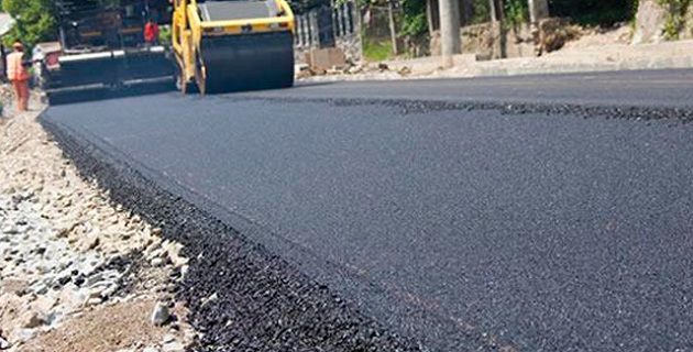 Obras con asfalto proporcionado por Pemex (Especial)
