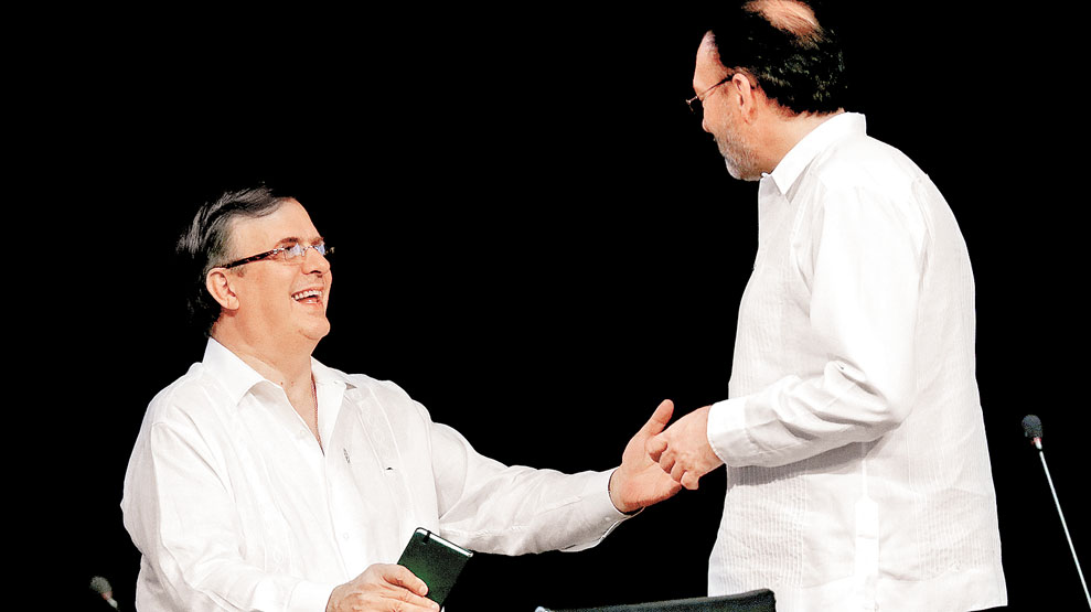 Marcelo Ebrard y Luis Videgaray, ayer en los trabajos de la Alianza del Pacífico en Puerto Vallarta. (Carlos Jasso/Reuters)