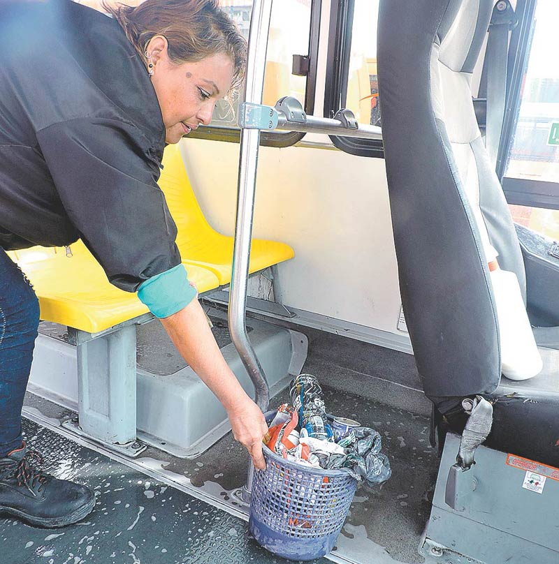Falta cultura ecológica por parte de los pasajeros. (Foto: Especial)