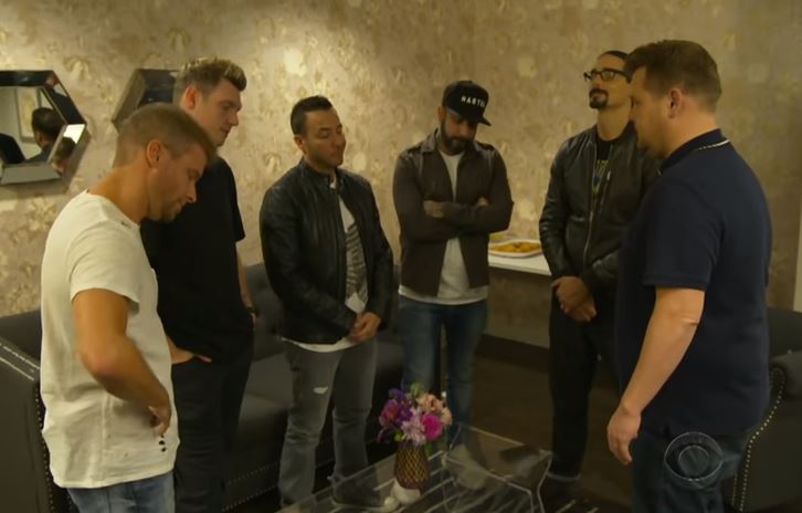 James Corden "sometió a votación" cuál de los Backstreet Boys saldría por una noche del show. (Youtube)
