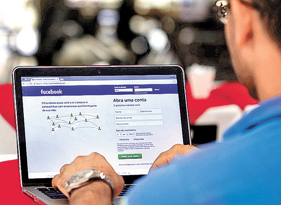 La red social, en la mira por el escándalo de filtración.  (Eraldo Peres/AP)