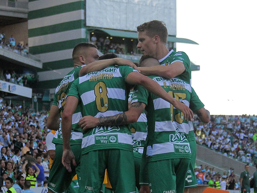 Santos va por su primera victoria de visita ante Morelia. (Saúl González)