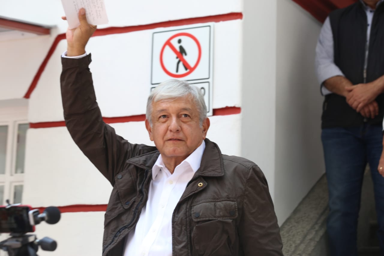 Andrés Manuel López Obrador dijo que viajará a la Selva Lacandona. (Jorge González)