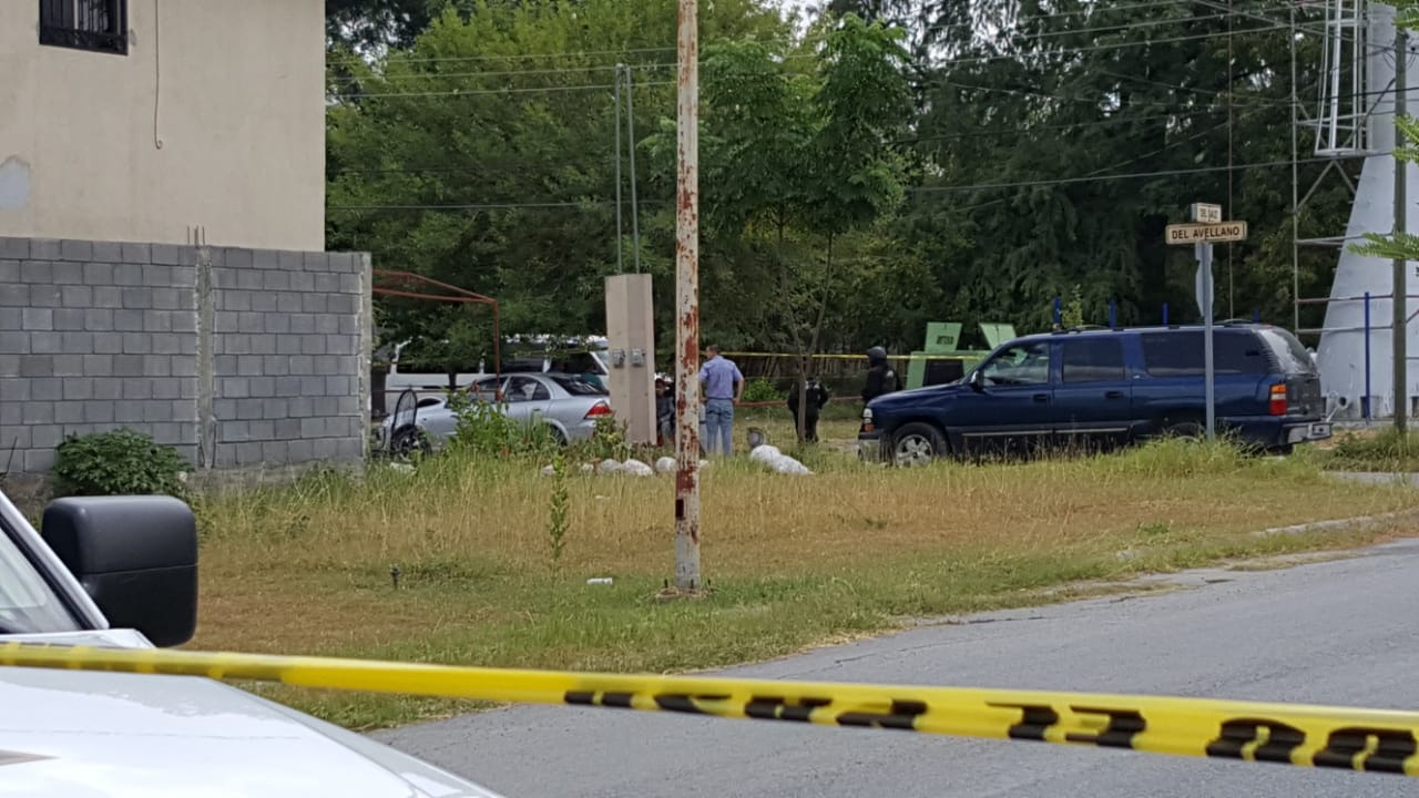 El asesinato se registro en el cruce de calles Del Avellano y Del Sauz, del Fraccionamiento Los Fresnos. (Gabriel Zárate)