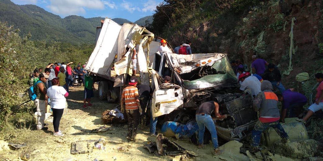 El conductor de la unidad quedó lesionado. (Isabel Zamudio)