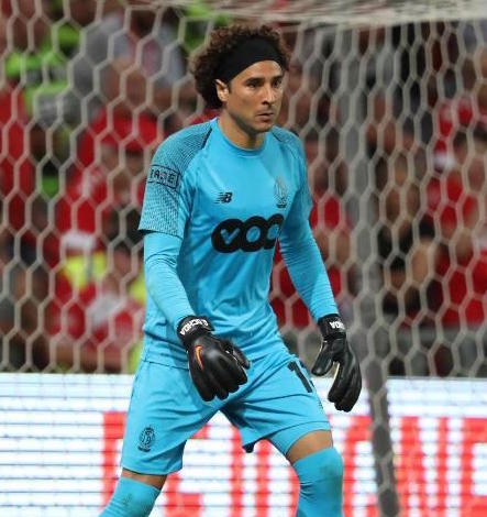 Guillermo Ochoa debutó con triunfo en la temporada con el Standard de Lieja (@StandardLiejaES)