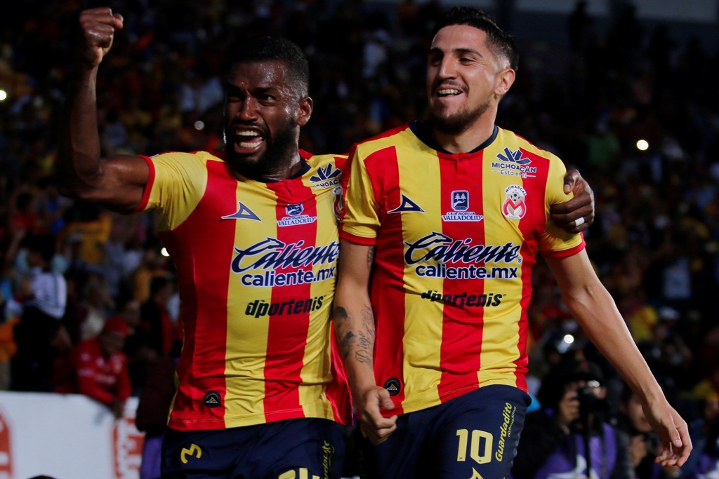 Jugadores de Morelia en festejo de gol (Imago7)