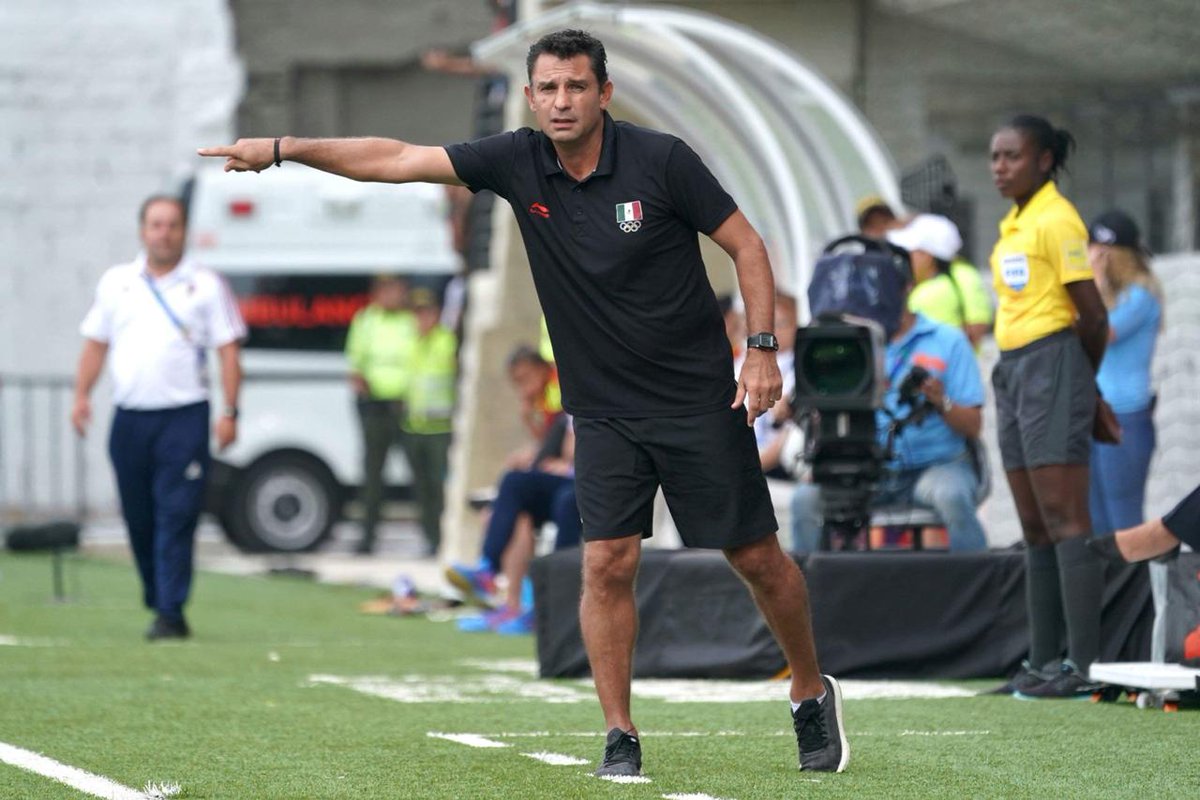 Roberto Medina (@miseleccion)