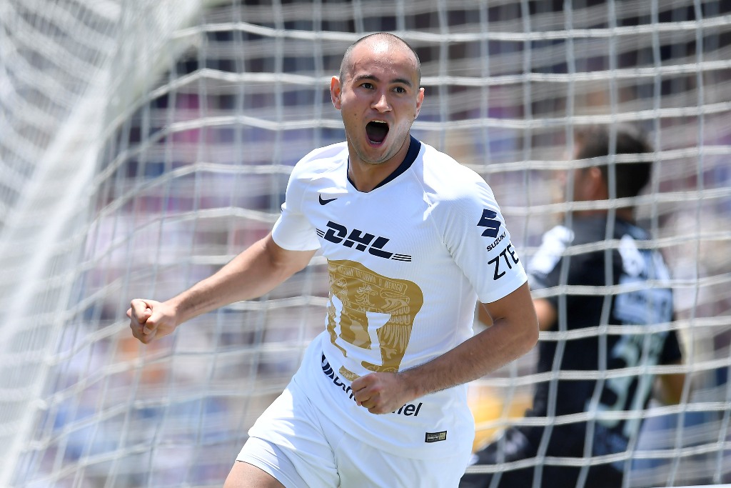 Carlos González celebra un gol en CU (Imago7)