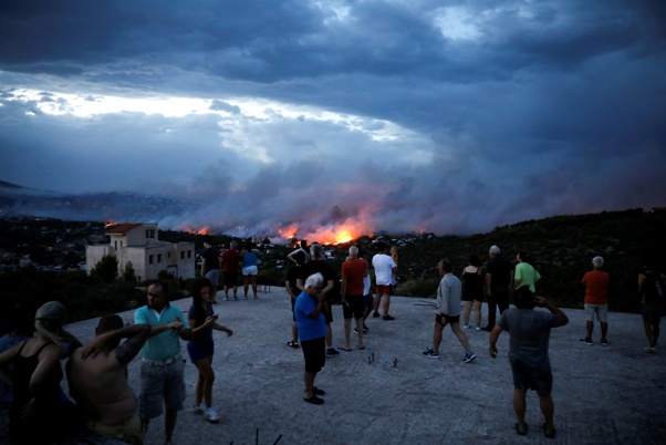 Tras los incendios, fuertes lluvias causaron inundaciones en Atenas. (Reuters)