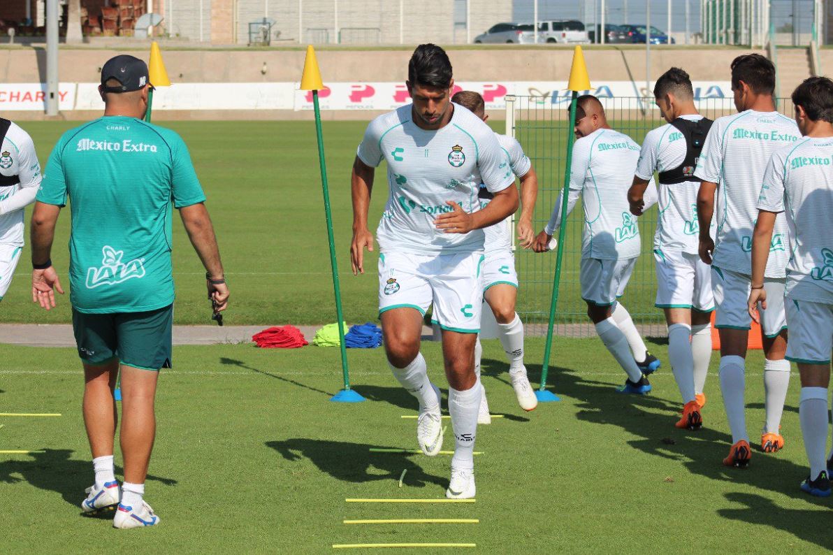 En la Jornada 2 de la Liga el campeón perdió con Morelia. (Santos Laguna)