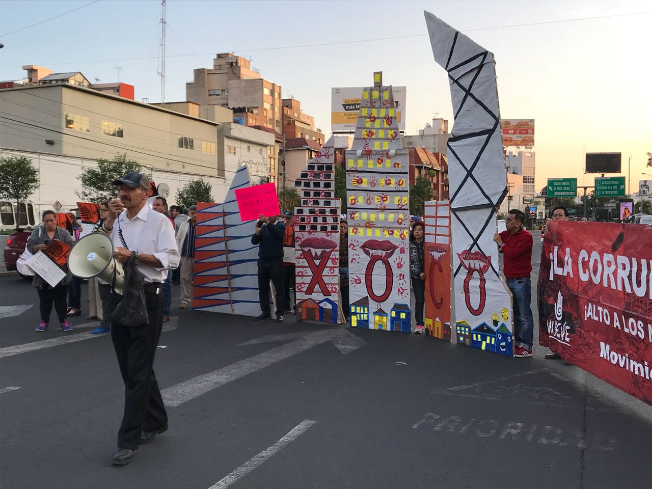 La alternativa vial es Insurgentes y División del Norte.(Especial)