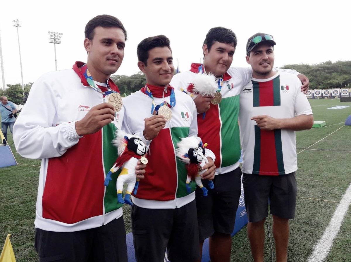 El equipo mexicano de Tiro con Arco varonil ganó el oro en arco (Twitter @COM_Mexico)