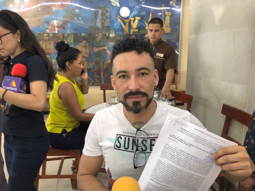 Juvencio Adán Cervantes, profesor de la primaria Ahauializapan. (Isabel Zamudio )