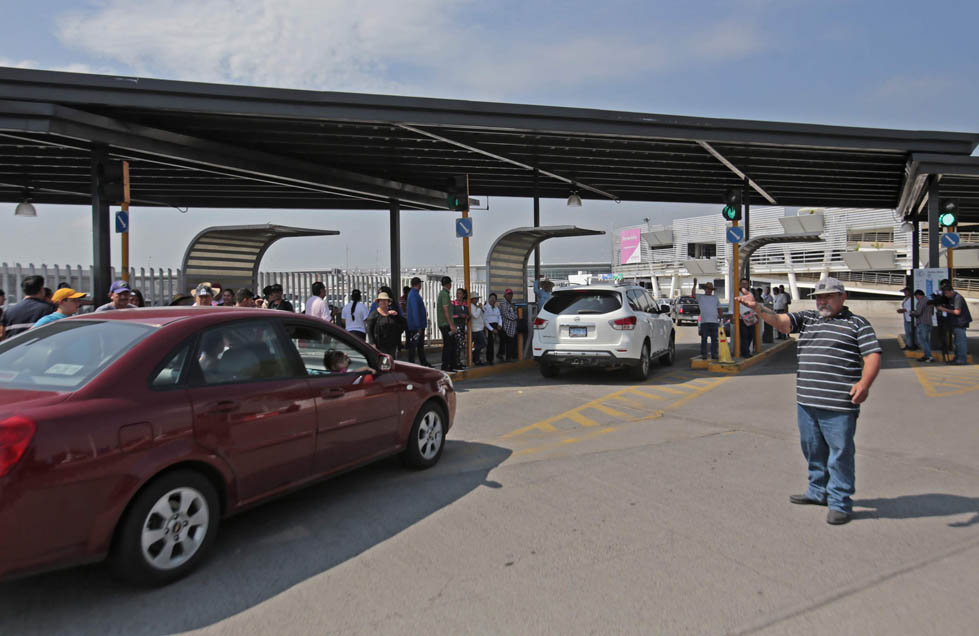 Los manifestantes aseguraron que no dejarán el aeropuerto de Guadalajara hasta tener un acuerdo (Fernando Carranza)
