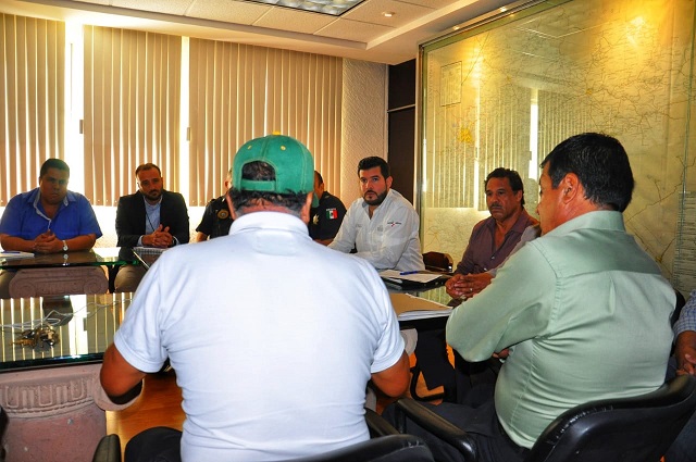 Reunión del Delegado de la SCT con vecinos de colonias y comunidades. (Laura Villafaña)