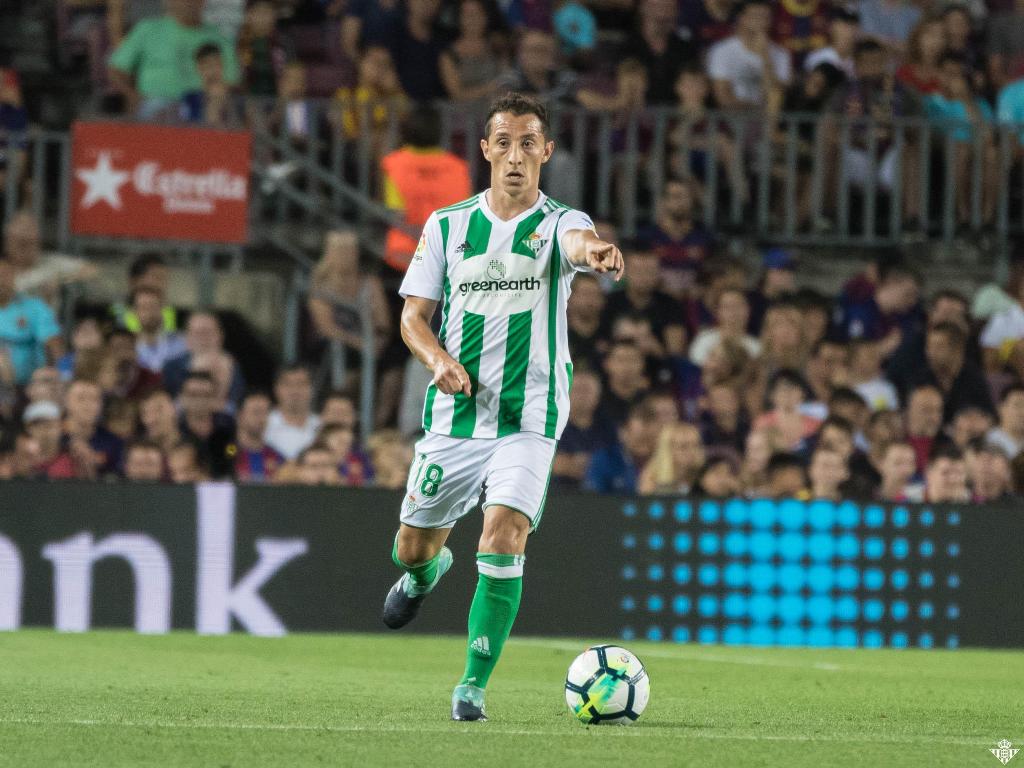 Andrés Guardado, en el partido contra Barcelona del 20 de agosto de 2017. (realbetisbalompie.es)