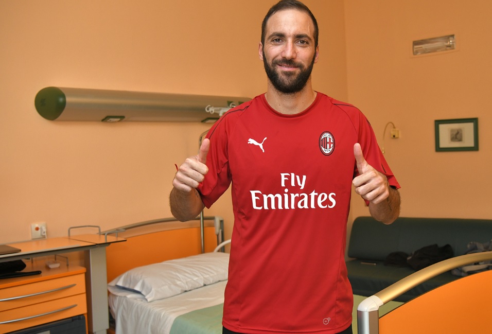 El delantero argentino Gonzalo Higuaín (@acmilan)