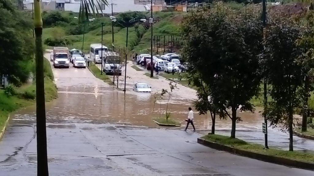 Las lluvias dejaron inundaciones en 17 colonias de Xalapa. (Isabel Zamudio)