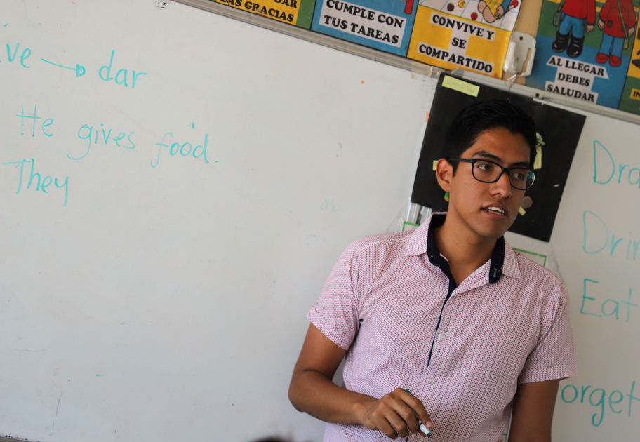 Aldo Reyes lleva a su comunidad “English for Everyone”. (Especial)