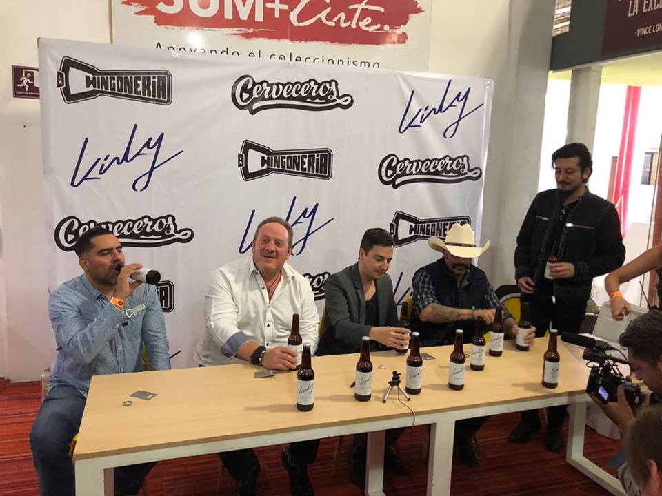 La Chingonería presentó hoy la cerveza en honor al grupo Kinky