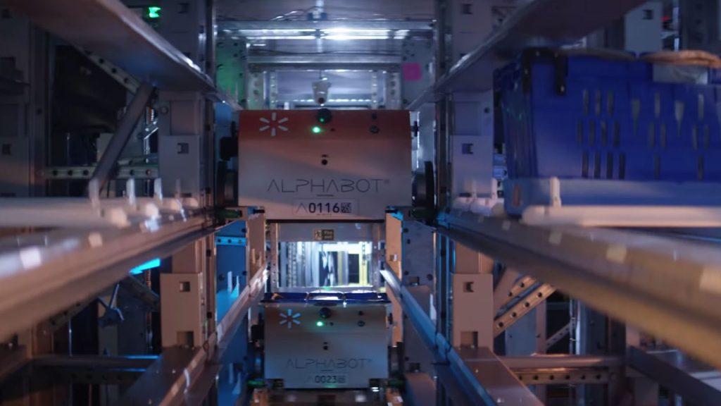 El robot ensambla comestibles que son comprados por internet. (Walmart)
