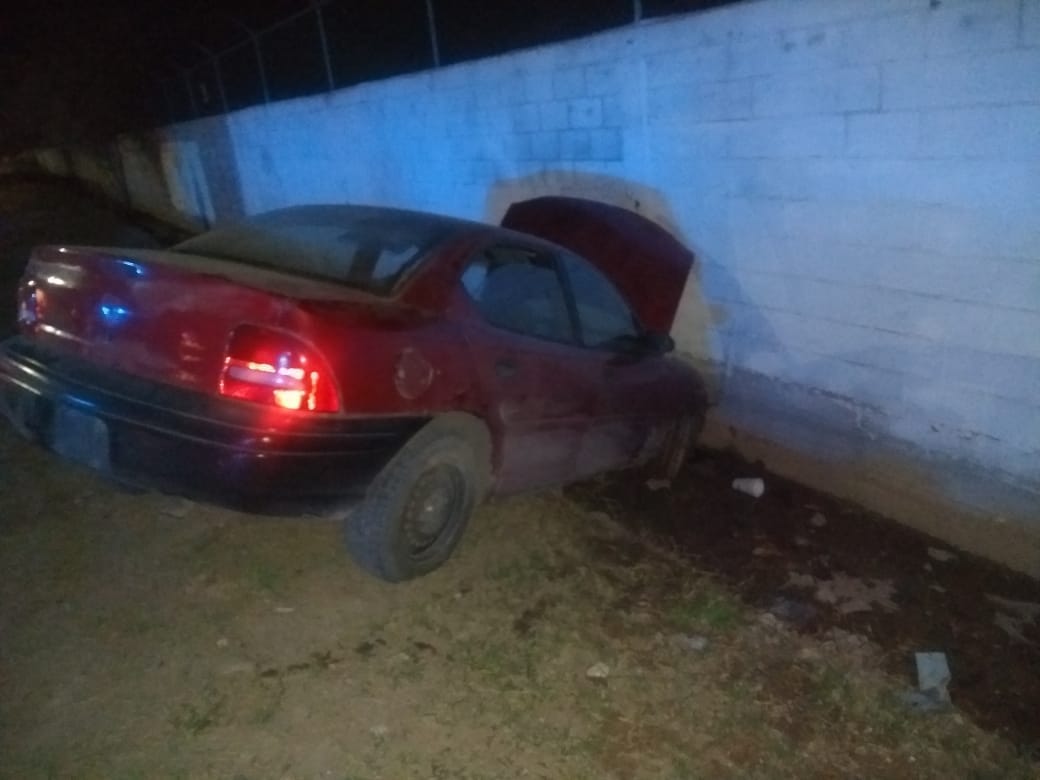 El auto fue robado a las 3:00 de la mañana y encontrado una hora después chocado. (Especial)