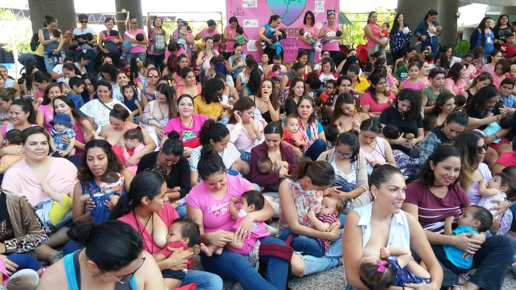 El encuentro también busca hacer fuerza e informar sobre lo que representa amamantar (Perla Gómez)
