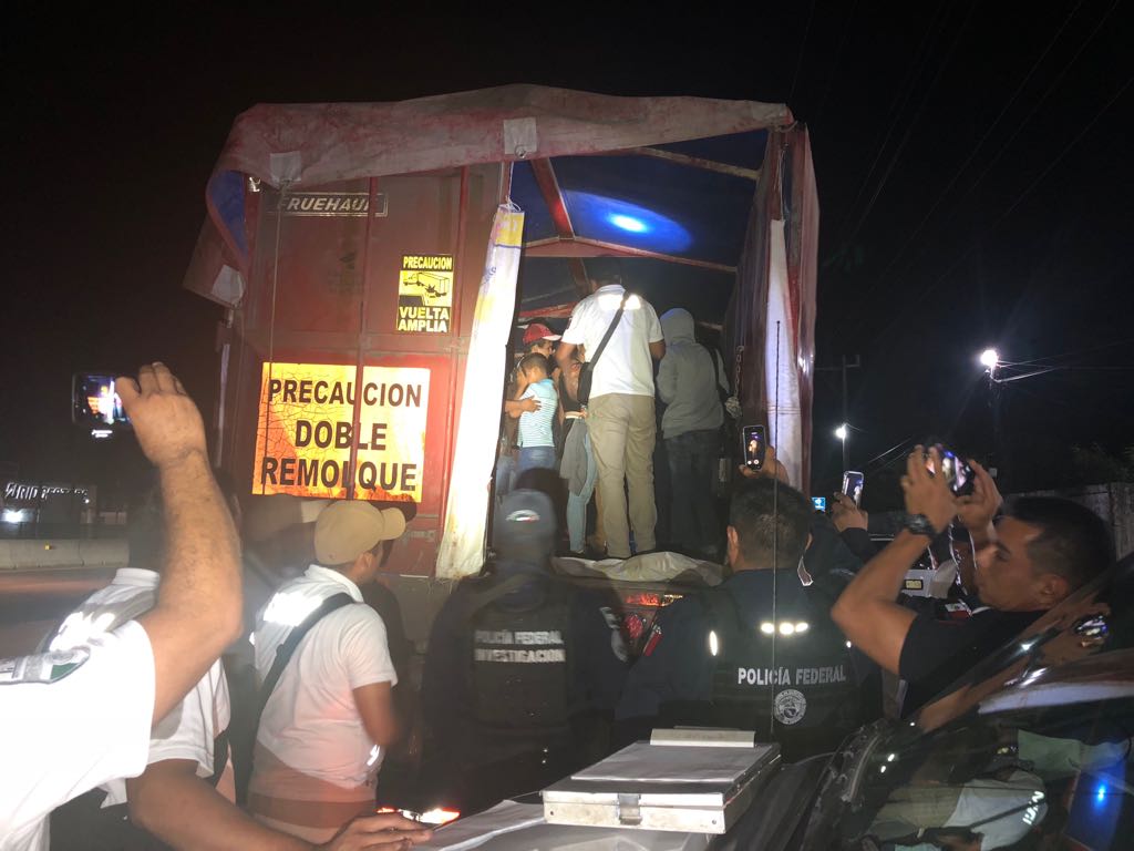 Los centroamericanos viajaban en las cajas de un tráiler. (INM)