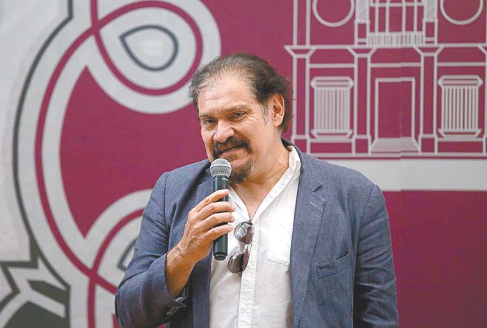 Cosío habló también sobre su experiencia actoral en diversas películas, como "Matando cabos", "Pastorela" y "El Infierno".
