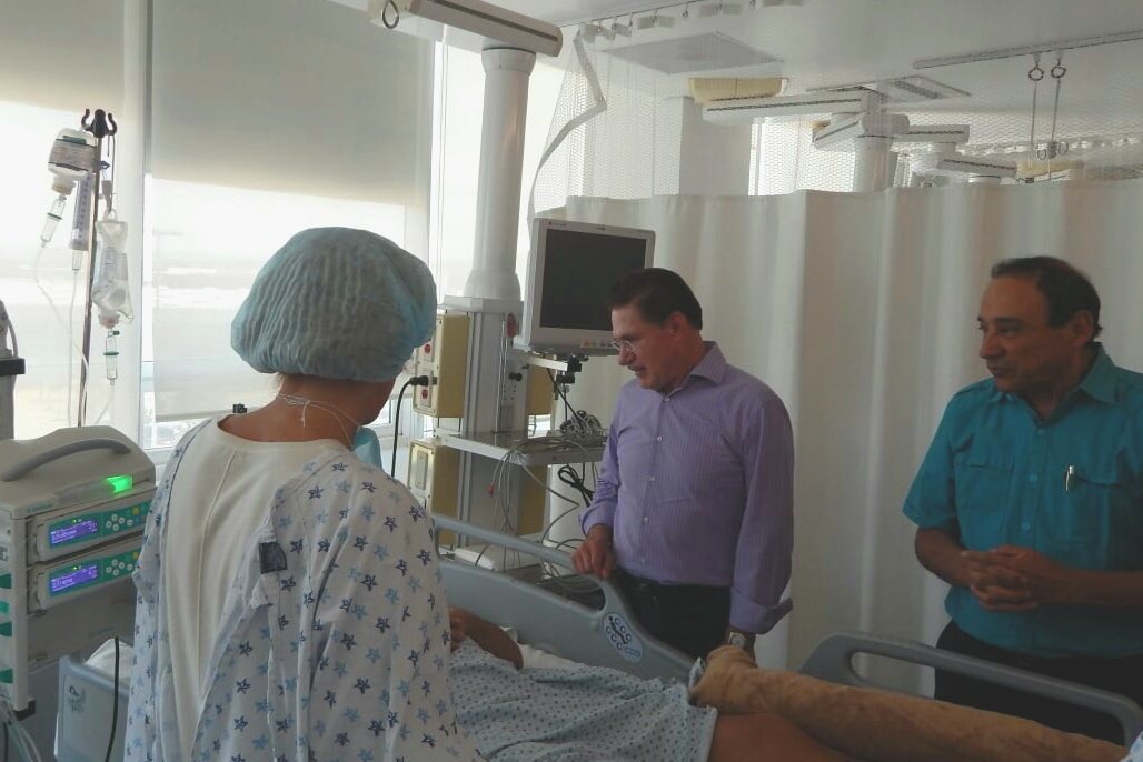 El gobernador visitó a los afectados de los dos accidentes. (Tomada de Twitter).