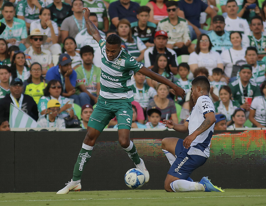 Este juego fue el debut de Ayrton Preciado con el club. (Saúl González)