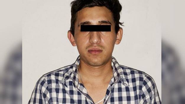 El presunto, identificado como Bryan, de 21 años, quedó a disposición de las autoridades. (Foto: Especial)