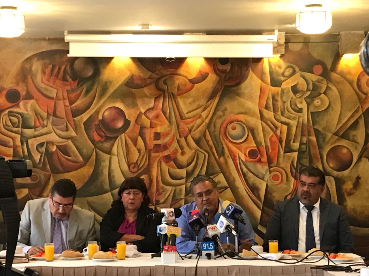 Van por un convenio de pago que contempla la resolución que emitió la Suprema Corte de la Nación. (Elsa Martha)