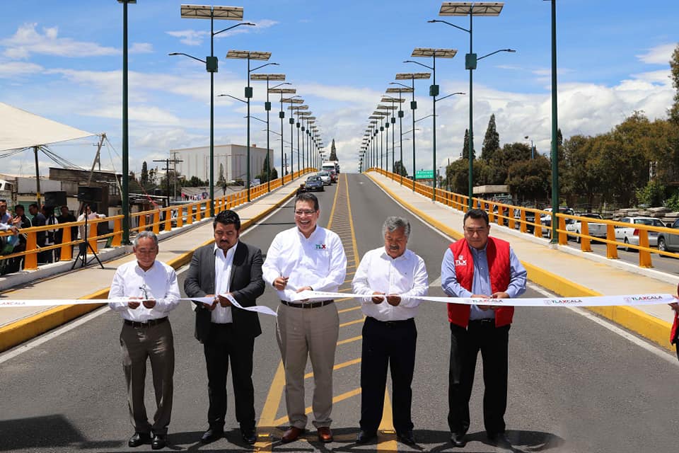 El Gobernador de Tlaxcala, Marco Antonio Mena Rodríguez, encabezó la inauguración de un puente que comunicará  los municipios de Tepetittla e  Ixtacui