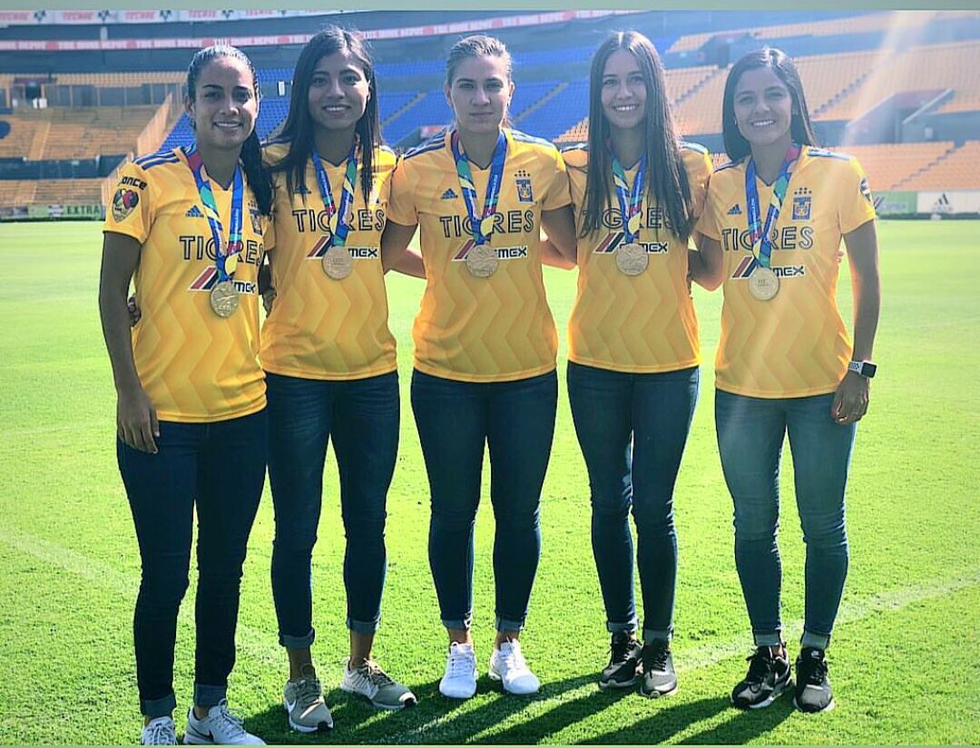 Las jugadoras de Tigres Femenil que obtuvieron el campeonato en Barranquilla 2018 (Twitter @laufemenil)