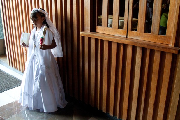 Los niños que deseen recibir la Primera Comunión deberán recibir la catequesis correspondiente. (Cuartoscuro)