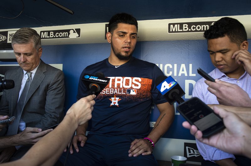 Robert Osuna (AP)