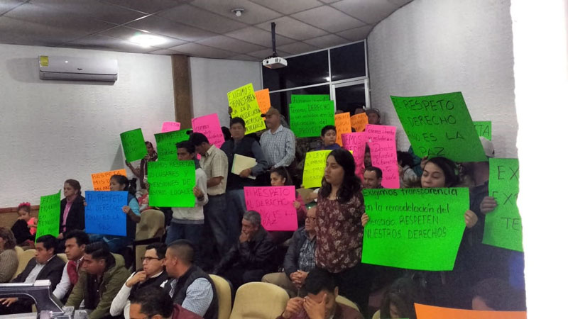 Vamos a buscar el diálogo, pero teniendo la mayoría de los locatarios a favor, señaló Raúl Camacho. (Teodoro Santos)