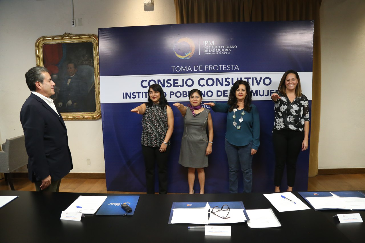 El Secretario General de Gobierno, Diódoro Carrasco, tomó protesta a integrantes del Consejo Consultivo del Instituto Poblano de las Mujeres (IPM) (Es