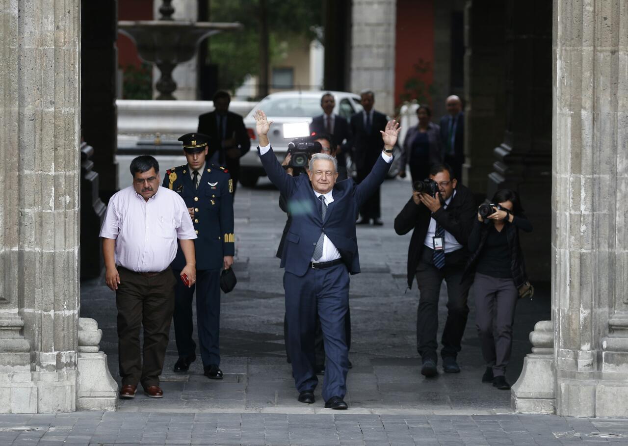 Andrés Manuel López Obrador en Palacio Nacional (Héctor Téllez)