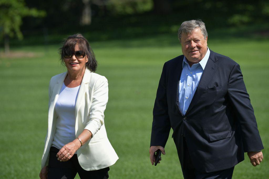 Viktor y Amalija Knavs, los padres de Melania Trump ya son ciudadanos estadunidenses. (AFP)