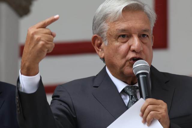 López Obrador dijo que durante la reunión con los ministros de la Suprema Corte hablaron de las percepciones salariales/Octavio Hoyos.