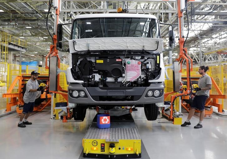 Producción de camiones. (Foto: Reuters)