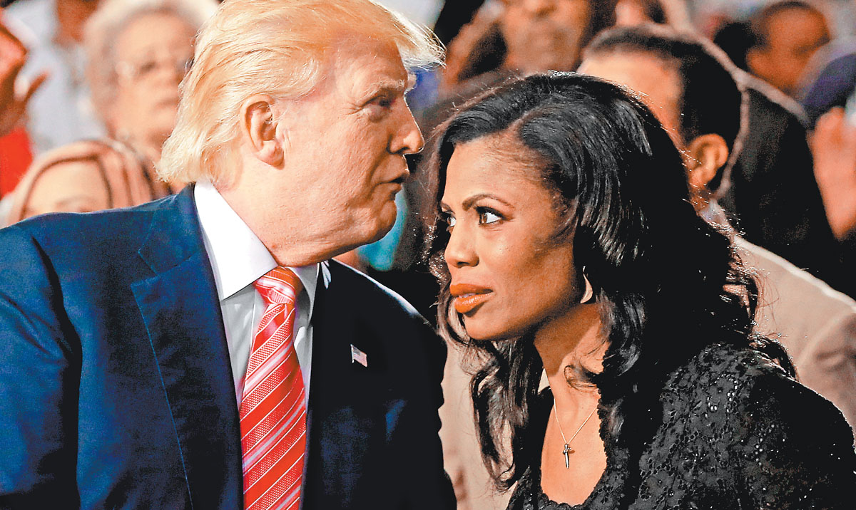 El escrito titulado Unhingued recopila experiencias de Omarosa Manigault Newman como colaboradora del republicano. (Carlo Allegri/Reuters)