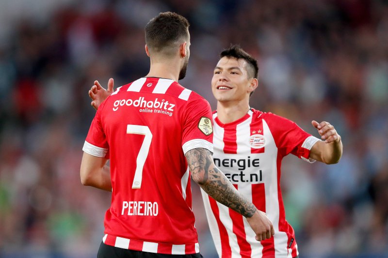 Hirving Lozano hizo uno de los cuatro goles del PSV (Twitter @PSV)