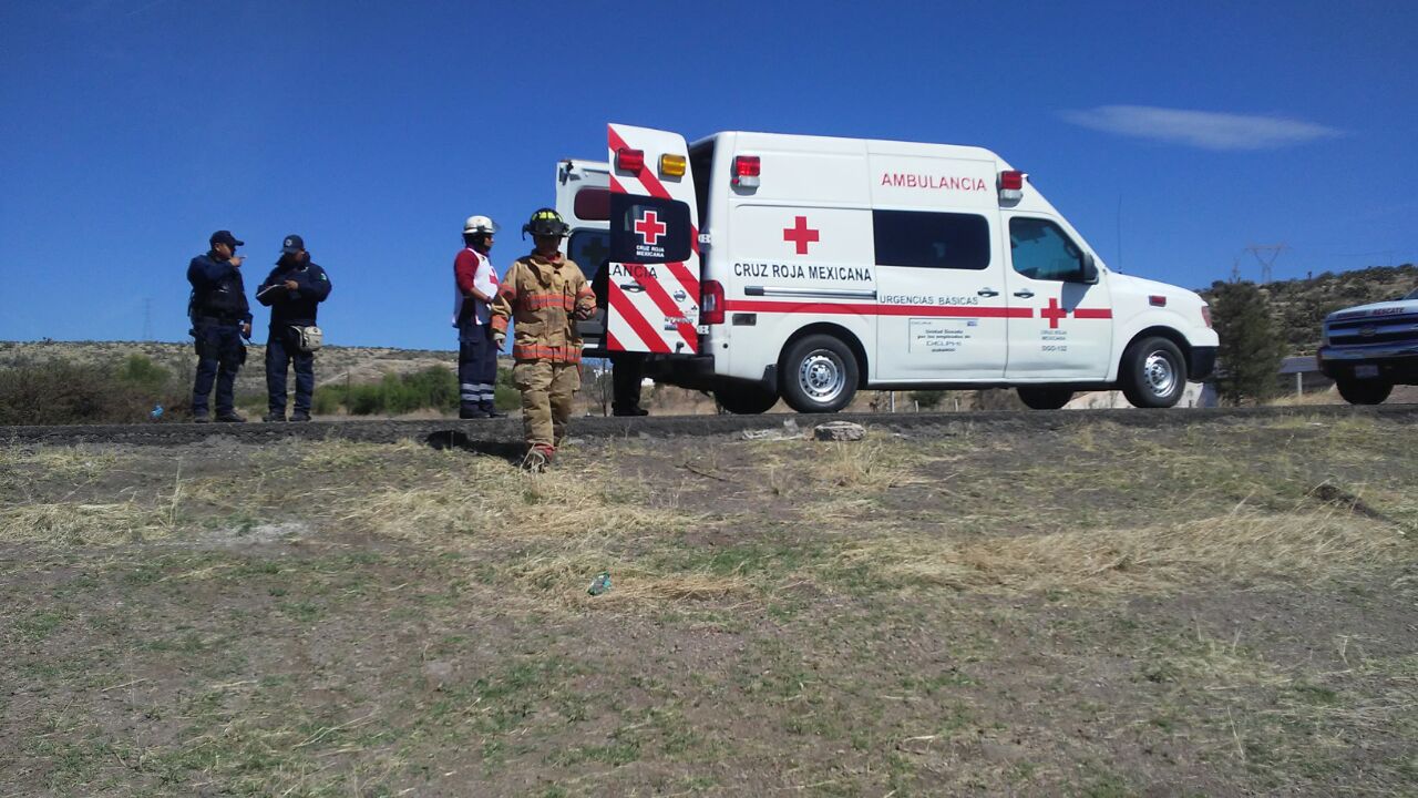 El conductor perdió el control de la unidad debido al exceso de velocidad con la que viajaba. (Archivo)