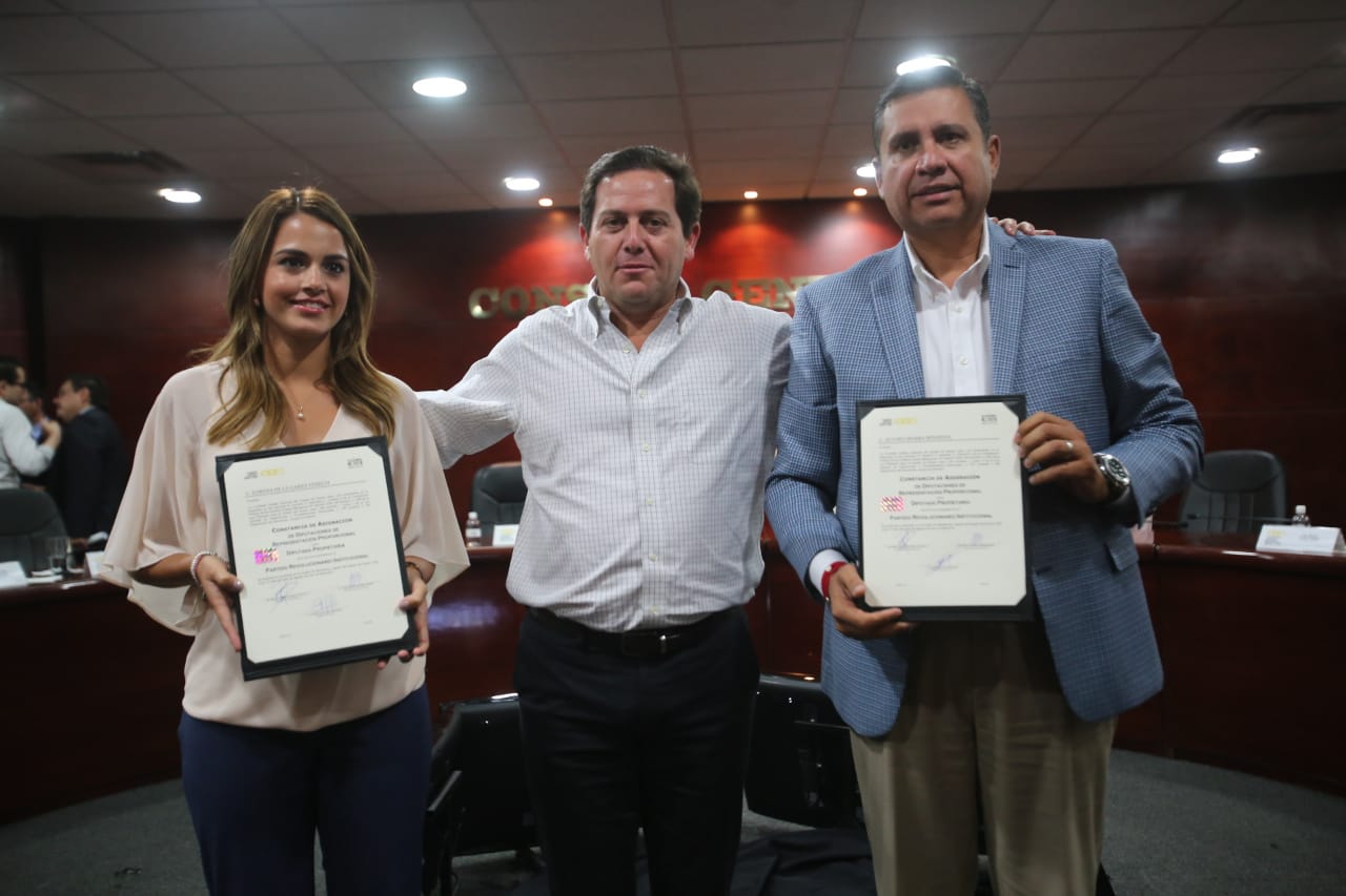 Los curules fueron reasignadas para los priistas Álvaro Ibarra y Lorena de la Garza. (Roberto Alanís)